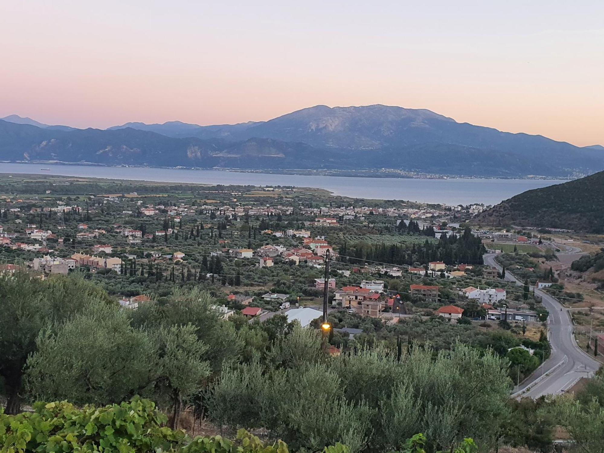σπίτι με θέα Nafpaktos